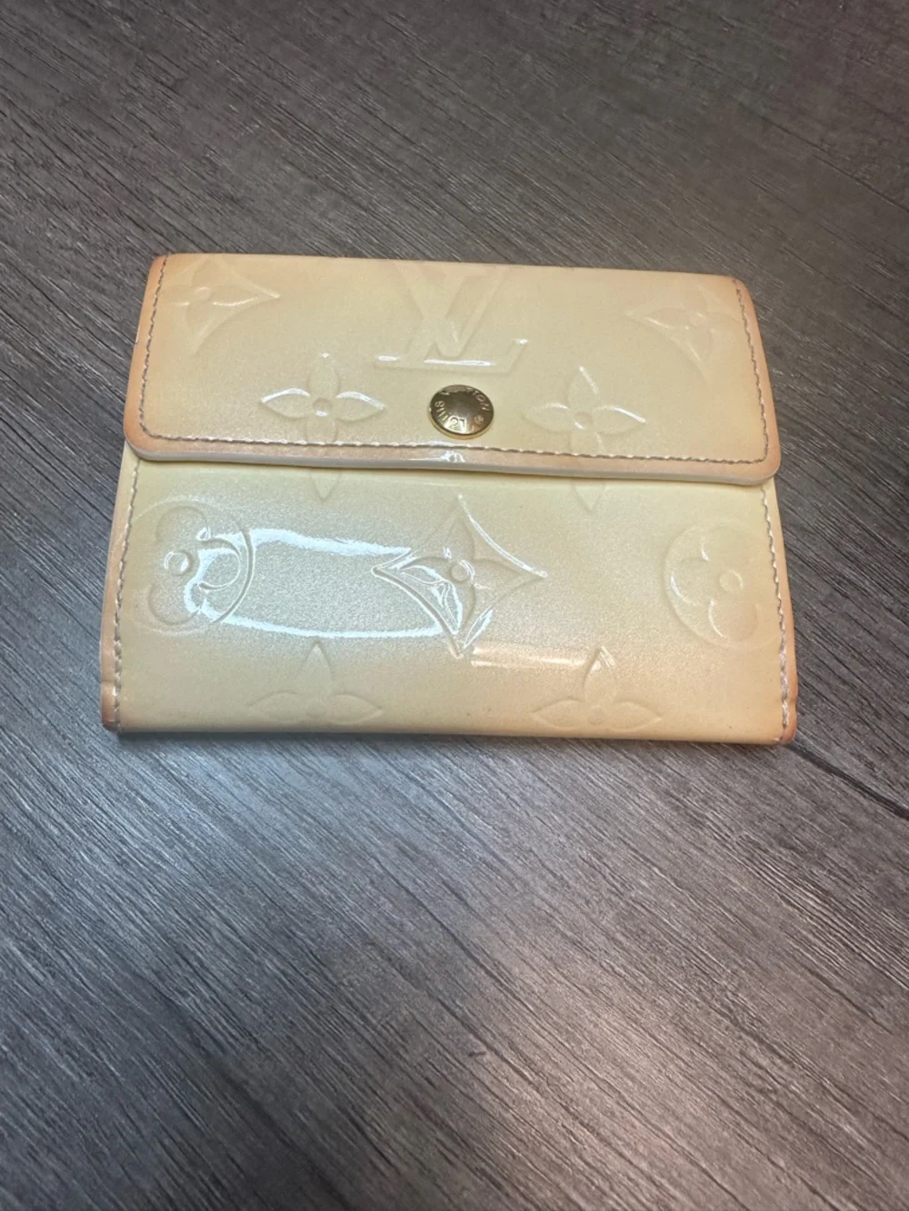 Louis Vuitton Vernis Beige Card Wallet